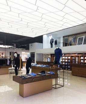  服裝店空間設(shè)計實景圖, 服裝店設(shè)計效果圖