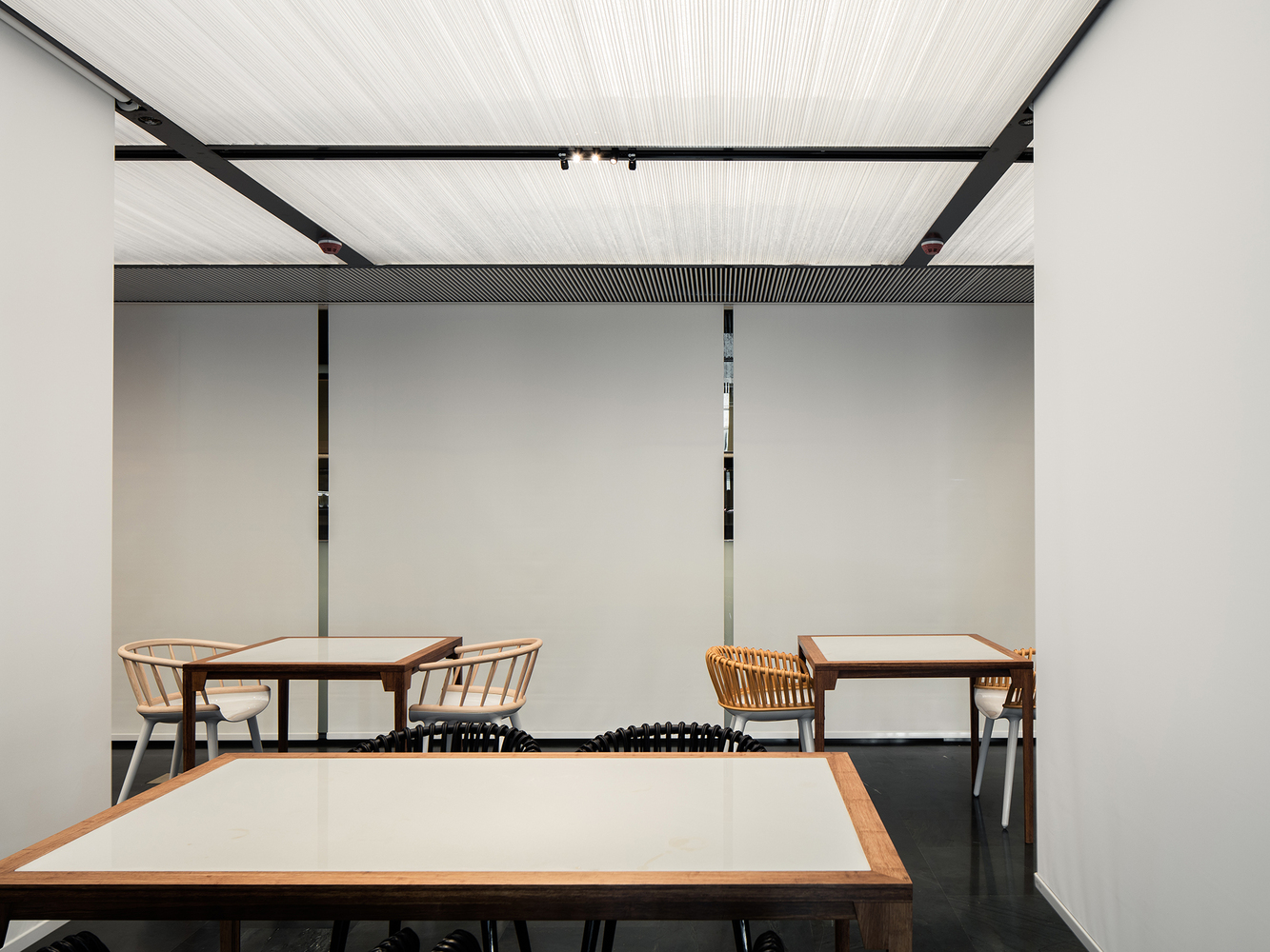 茶餐廳裝飾案例圖,茶餐廳空間設(shè)計效果圖