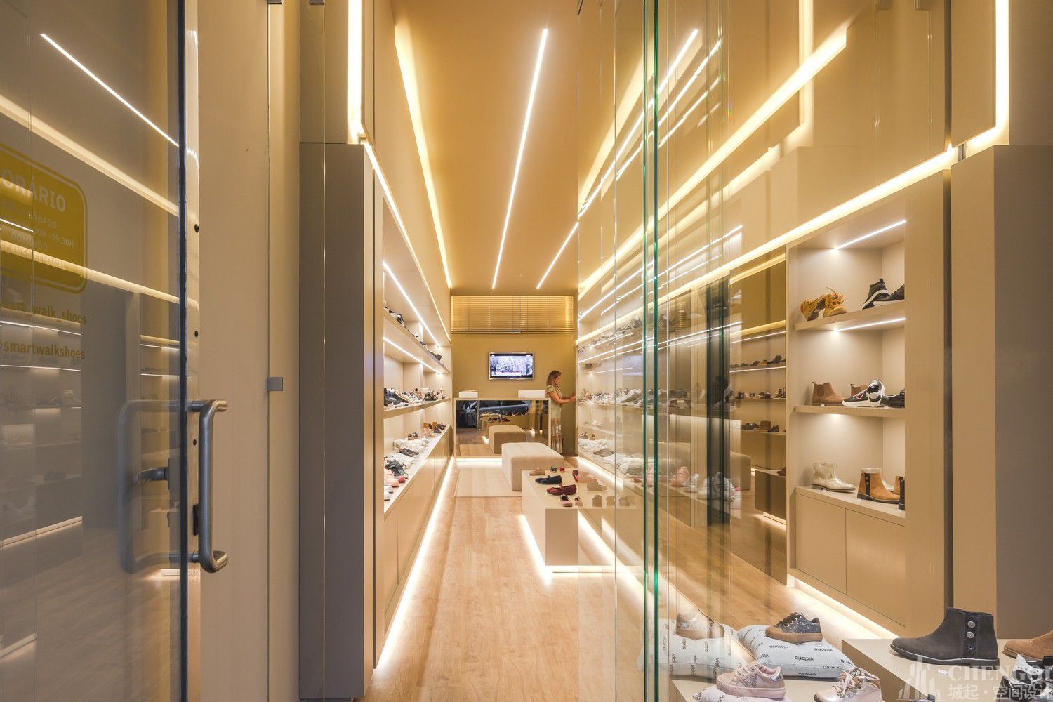 鞋店裝飾設(shè)計(jì)布局圖,鞋店裝飾設(shè)計(jì)實(shí)景圖