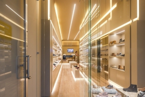 鞋店裝飾設(shè)計布局圖,鞋店裝飾設(shè)計實景圖