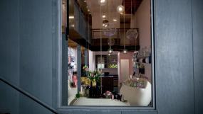化妝品店室內(nèi)展示架設計效果圖圖片
