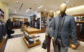現(xiàn)代簡約10平米服裝店男裝店面實(shí)景圖