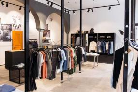 小型男士服裝店室內裝修圖