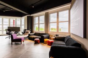 投資公司辦公室室內(nèi)裝飾設(shè)計圖片