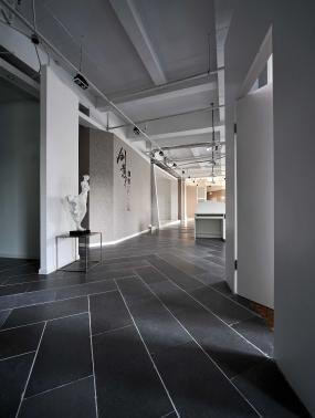 專業(yè)房地產(chǎn)公司辦公室裝修設(shè)計圖片