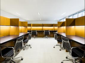 廣告公司辦公室內(nèi)裝飾設(shè)計(jì)圖片