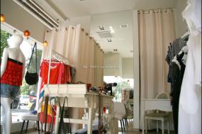 小型女裝店設(shè)計(jì)與裝修效果圖