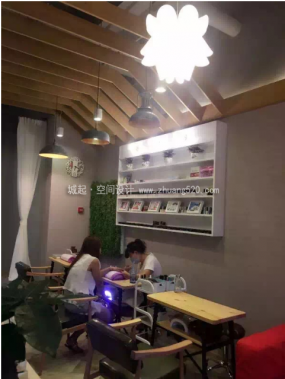 外國美甲店設(shè)計效果圖片