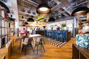 中型公司辦公室裝修實(shí)景圖圖片