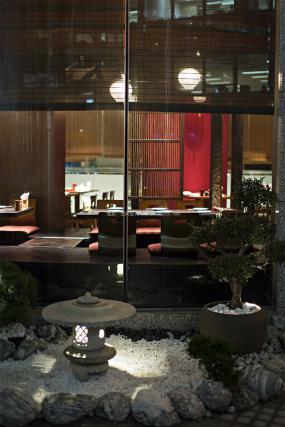 復(fù)古風(fēng)格餐廳裝飾設(shè)計效果圖片