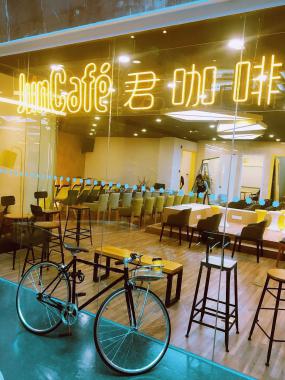 最新咖啡館裝飾實(shí)景圖
