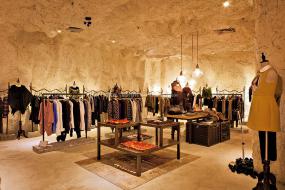 韓國服裝店設(shè)計(jì)裝飾效果圖