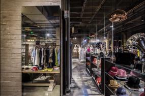 個(gè)性服裝店設(shè)計(jì)裝修效果圖片