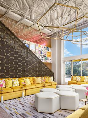 高檔極簡風(fēng)格辦公室裝修圖片