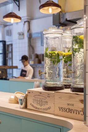 水果奶茶店裝潢設計效果圖片
