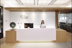 大辦公室室內(nèi)集成吊頂燈裝修效果圖片