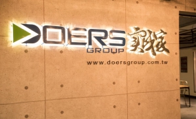 毛坯辦公室最簡易工業(yè)裝修圖片